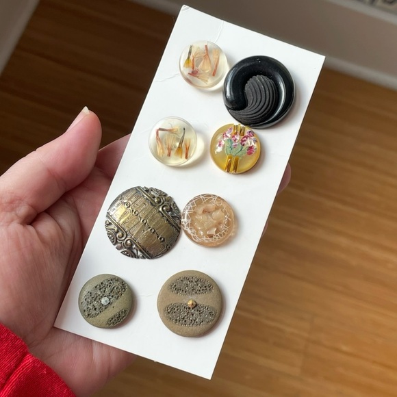 Collection of vintage buttons celluloid?/plastic metal some glow - Picture 12 of 12